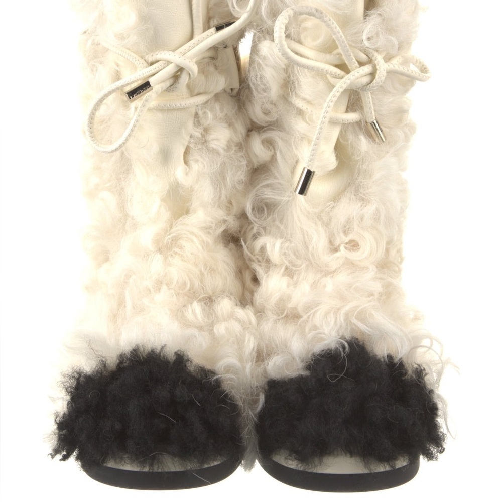 NWT CHANEL Interlocking CC Shearling 2021 Boots - Picture 5 of 12